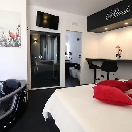Blackwhite Apartment Otranto