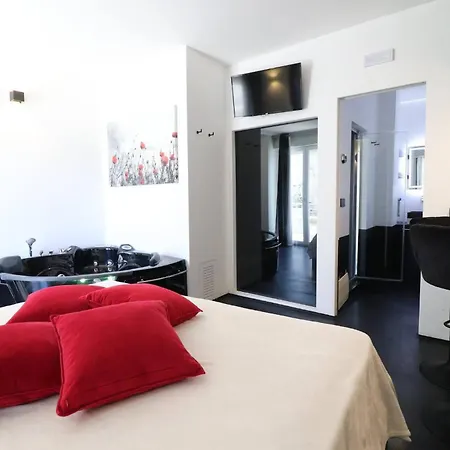 Apartment Blackwhite