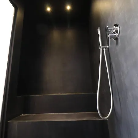 Blackwhite Apartment *